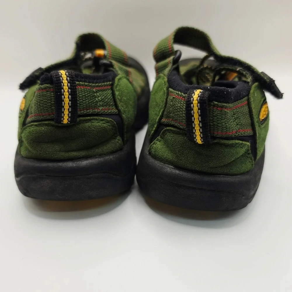 KEEN Newport H2 Waterproof Sandals Kids Size 1 Green Hiking Sport Shoes READ
